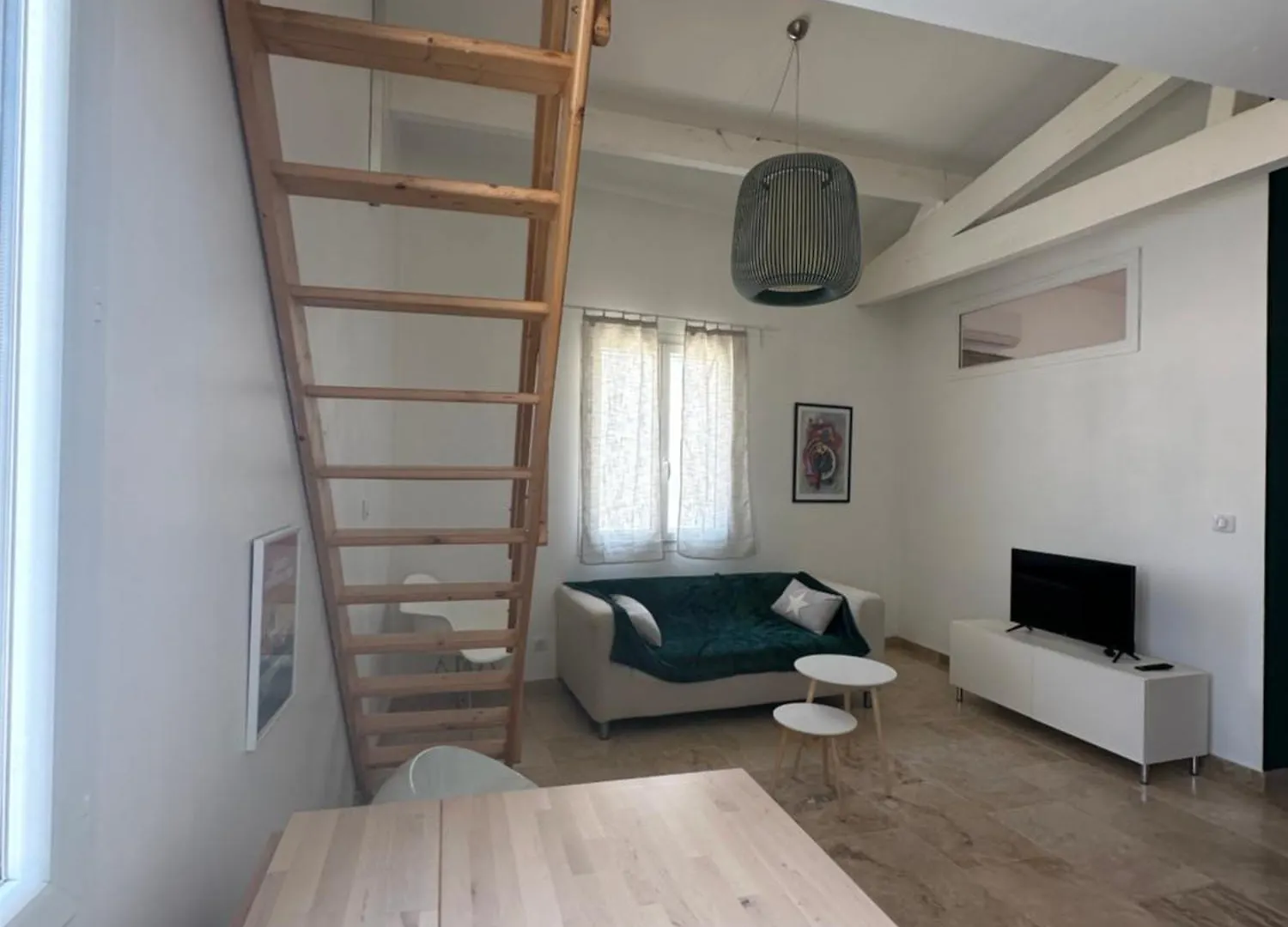 Apartment Appartement Avec Vue Sur L Eglise Des Saintes France
