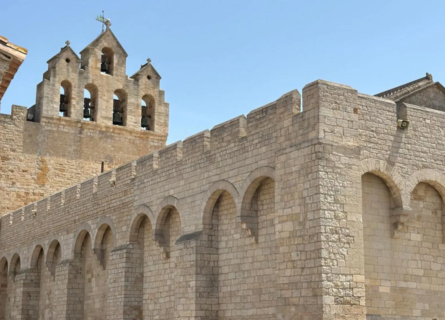 Apartment Appartement Avec Vue Sur L Eglise Des Saintes